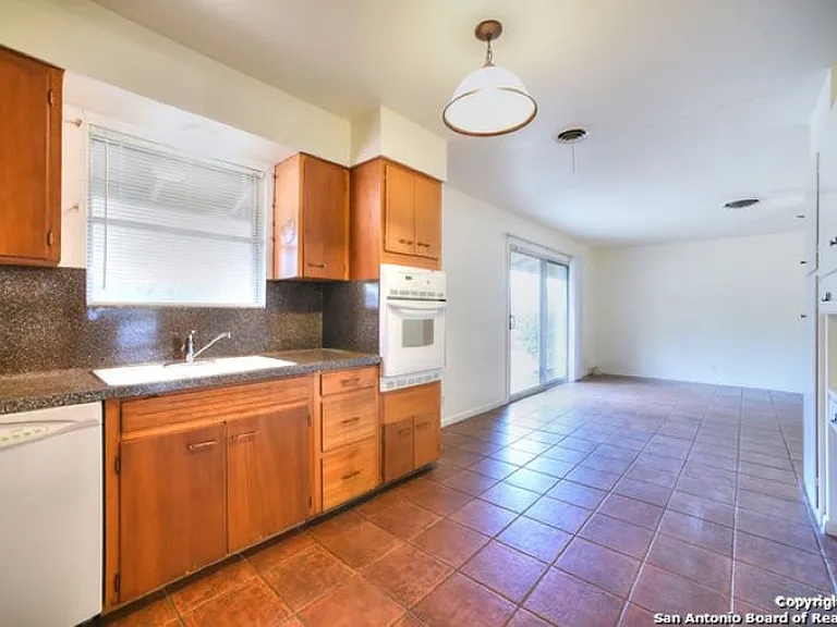 3223 Oakleaf Dr — Photo 13
