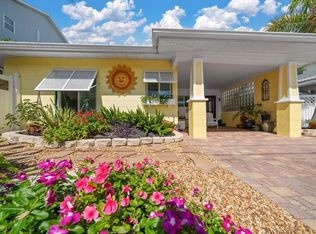 11205 3rd St E, Treasure Island, FL 33706