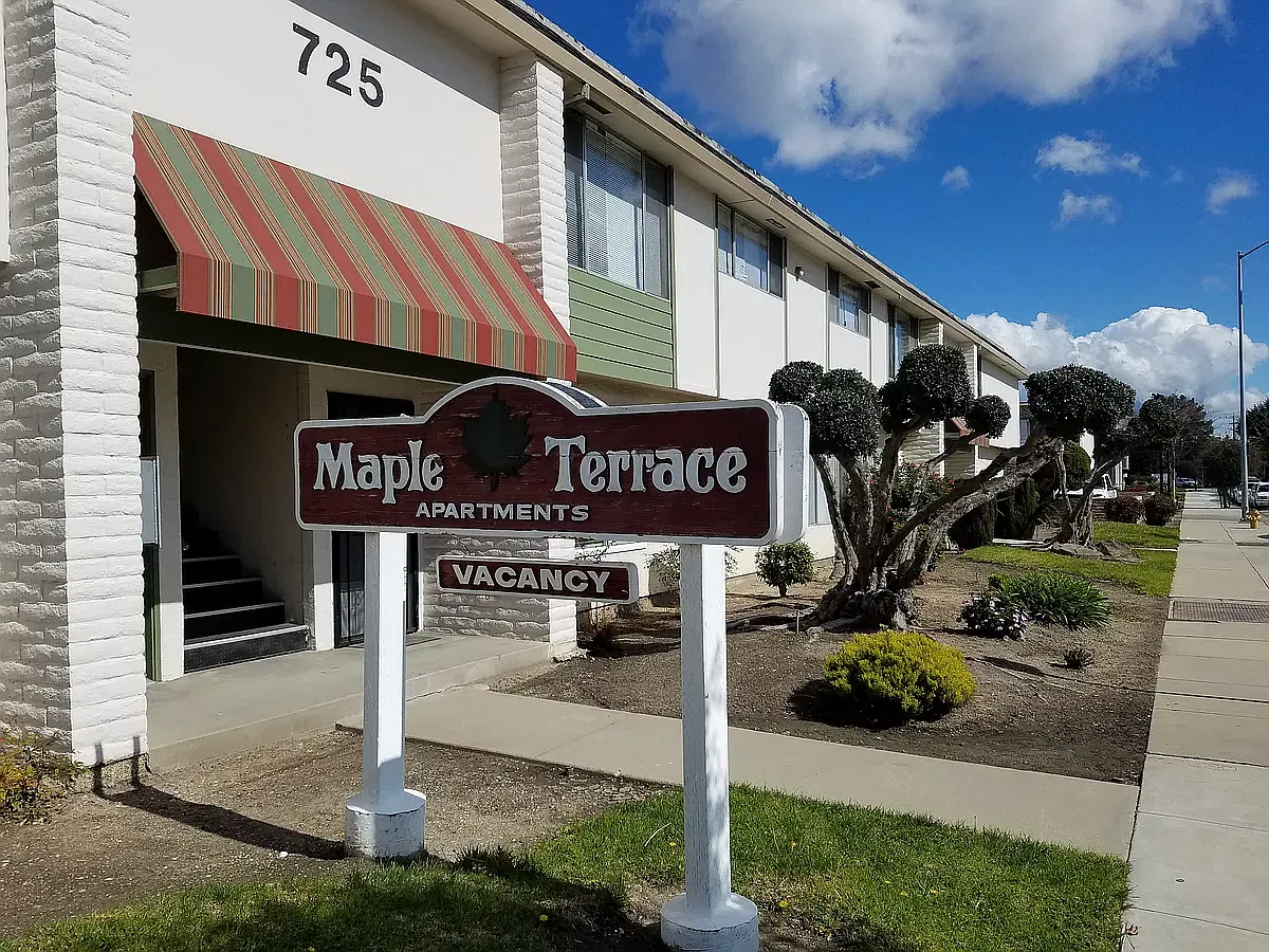 Maple Terrace Apartments — Photo 1