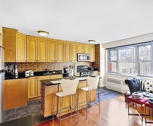 1st image of 100 W 93rd St APT 6E
