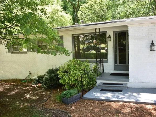3906 Live Oak Dr, Atlanta, GA 30340
