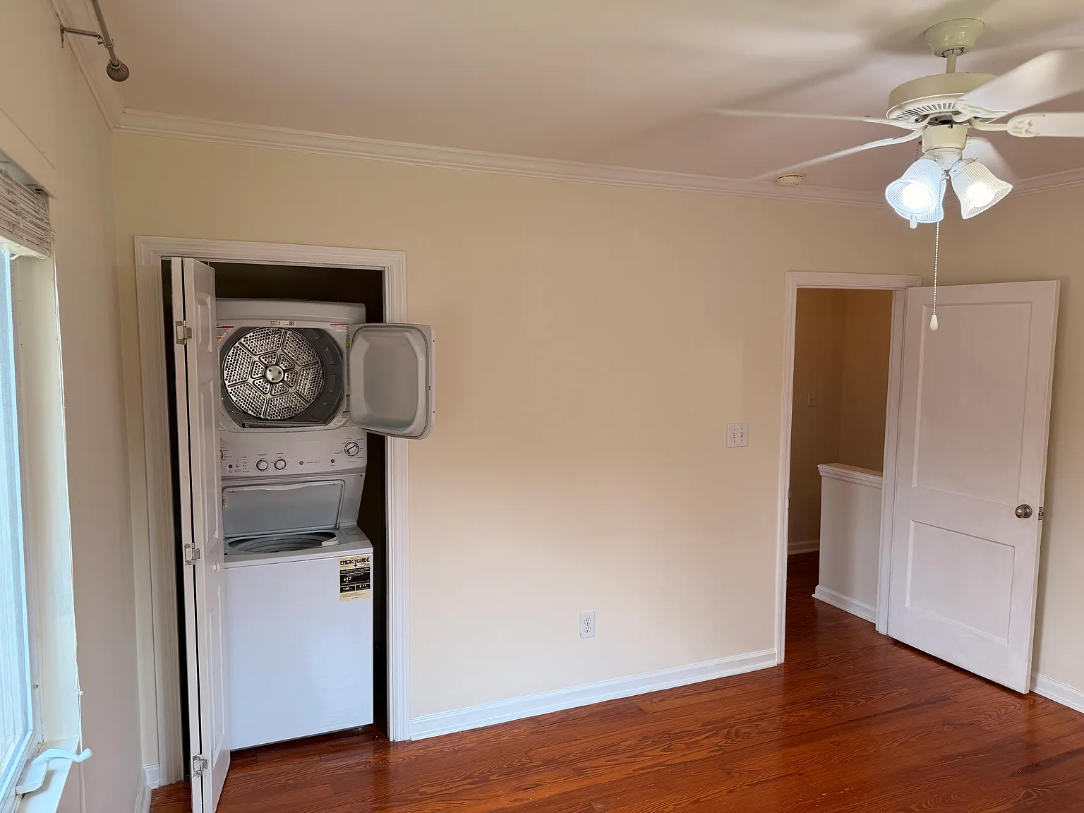 2 bed, 1.5 bath, 924 sqft, $3,150 — Photo 3