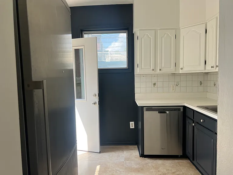 856 N Stillman St — Photo 3