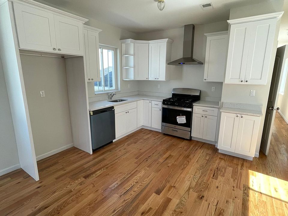 1st image of 581 W Caswell Ave #1