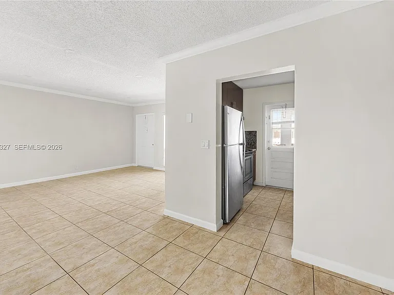 5420 Hollywood Blvd #202 — Photo 4