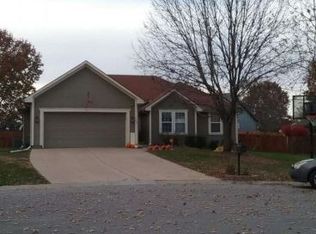 3637 NW Light House Ct, Blue Springs, MO 64015