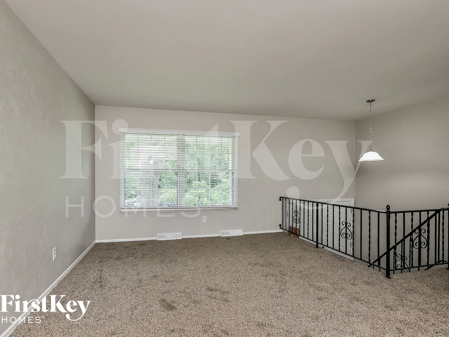 5 bed, 2.0 bath, 2300 sqft, $3,220 — Photo 3