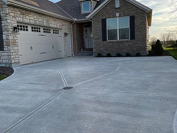 2nd image of 20555 Augusta Dr