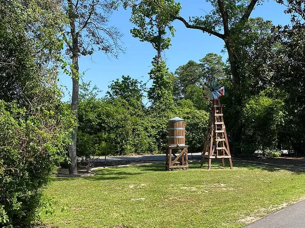 8421 Willowick Dr, Spring, TX 77389