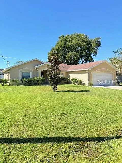 3 bed, 2.0 bath, 1600 sqft, $1,800 — Photo 2