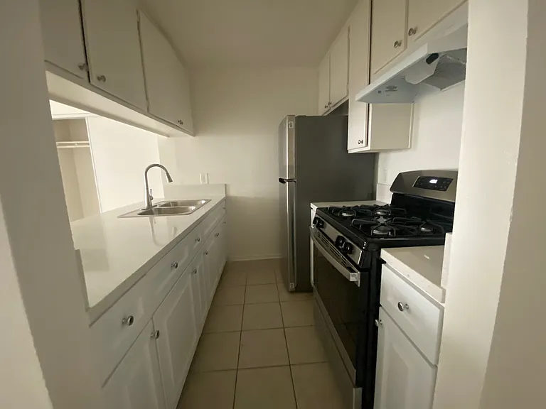 222 S Vendome St #1/2 — Photo 3