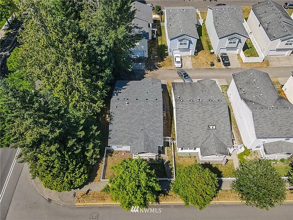 5th image of 4812 42nd Ln SE