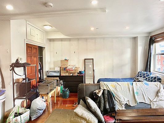 3rd image of 554 Vanderbilt Ave APT 4