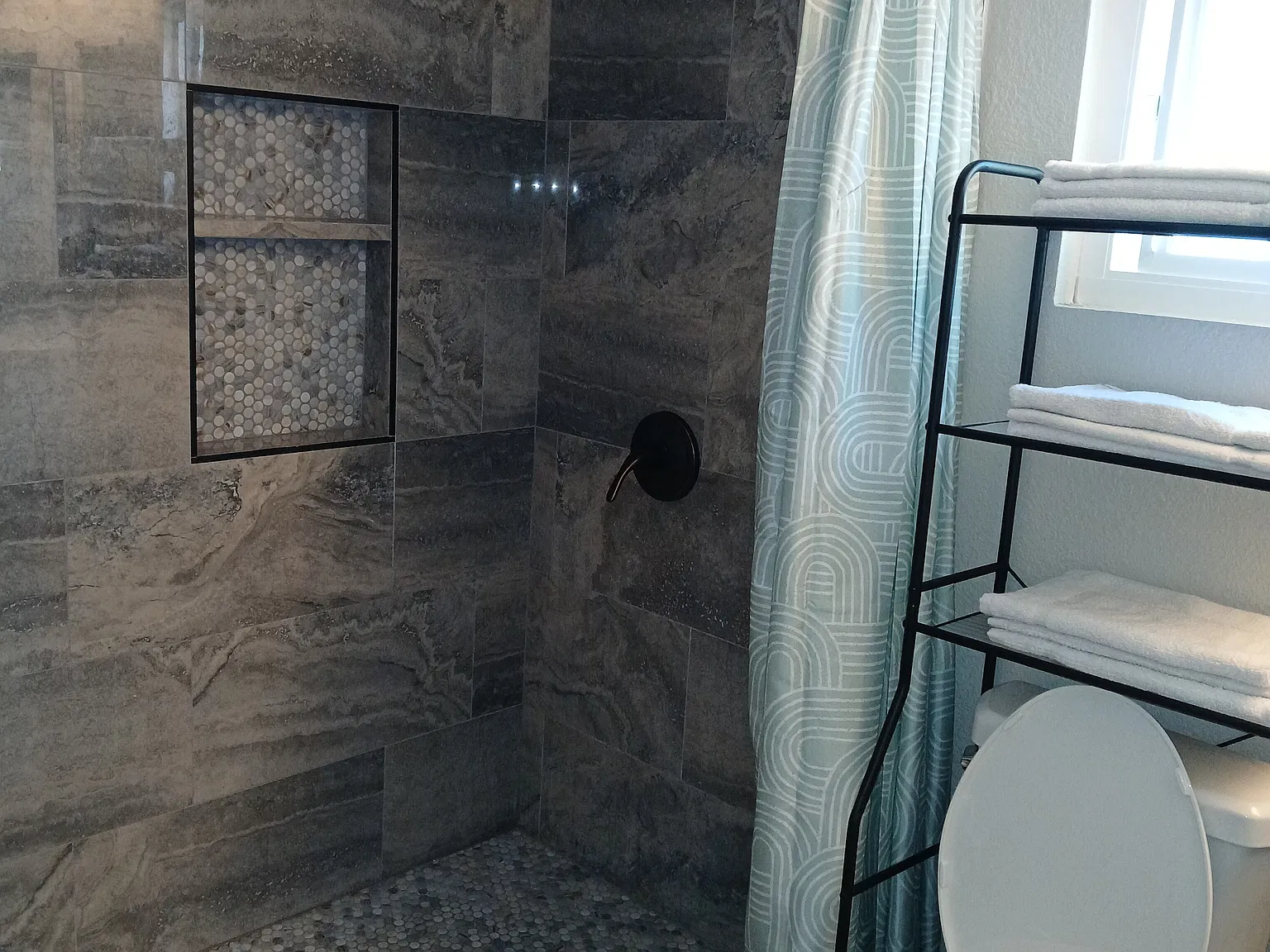 1 bed, 353 sqft, $2,200 — Photo 4