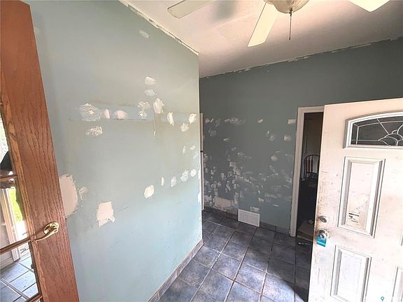 2nd image of 227 Brewer STREET