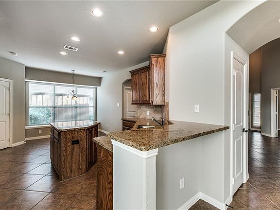 5th image of 11401 Glen Rose Dr