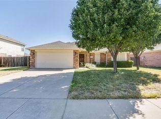137 Adams Dr, Crowley, TX 76036