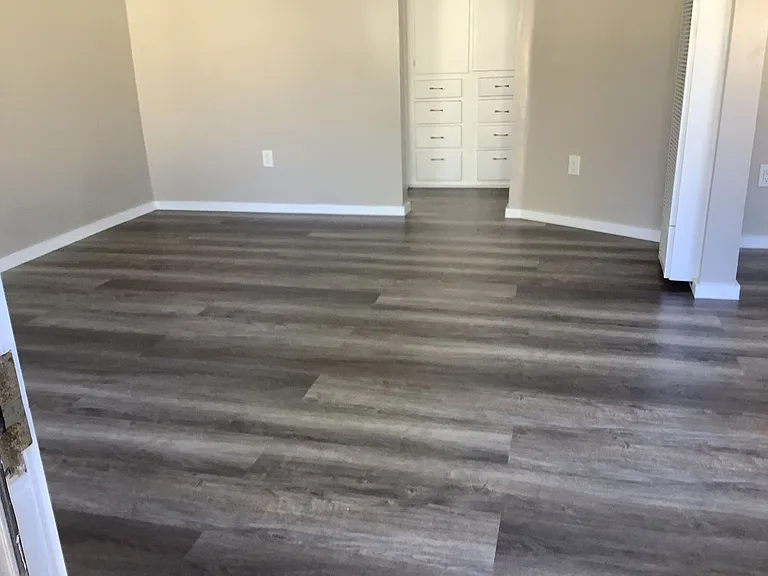 5909 Cecilia St — Photo 2