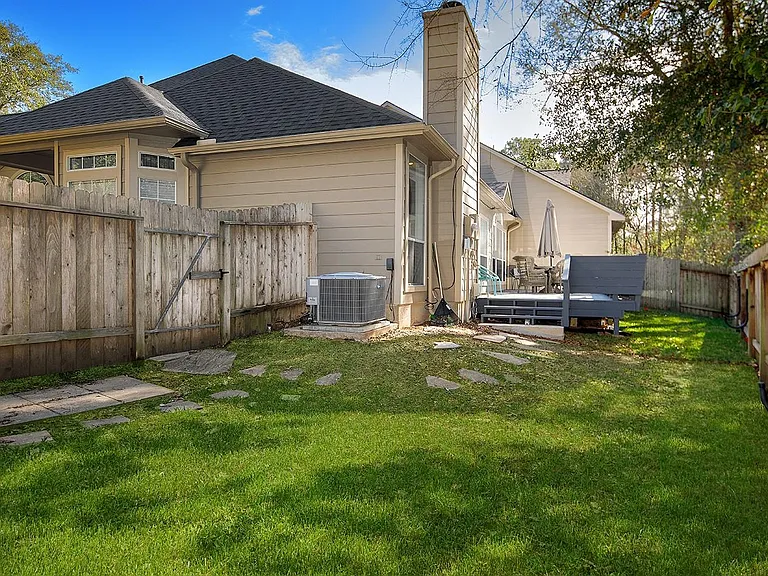 182 N Valley Oaks Cir — Photo 27