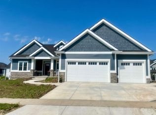 1002 Golden Ln, Waunakee, WI 53597