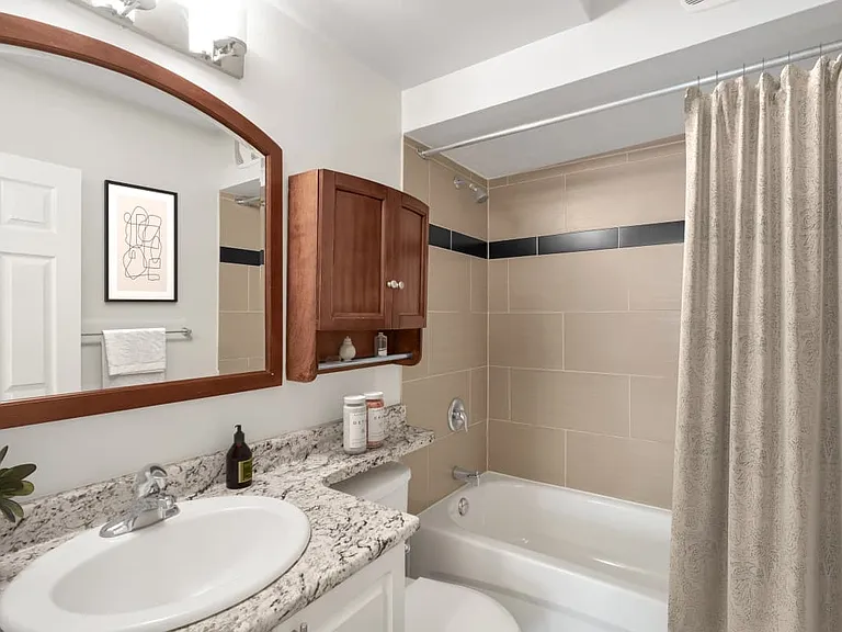 101 Royal Ave — Photo 8