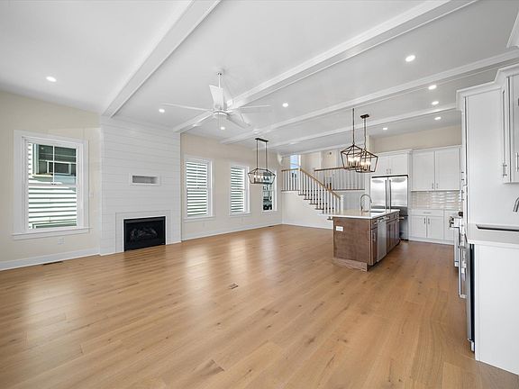 4th image of 3412 West Ave