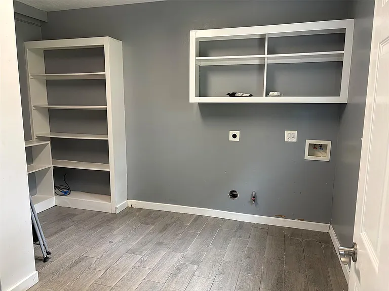 18385 Ten Oaks Ct — Photo 8