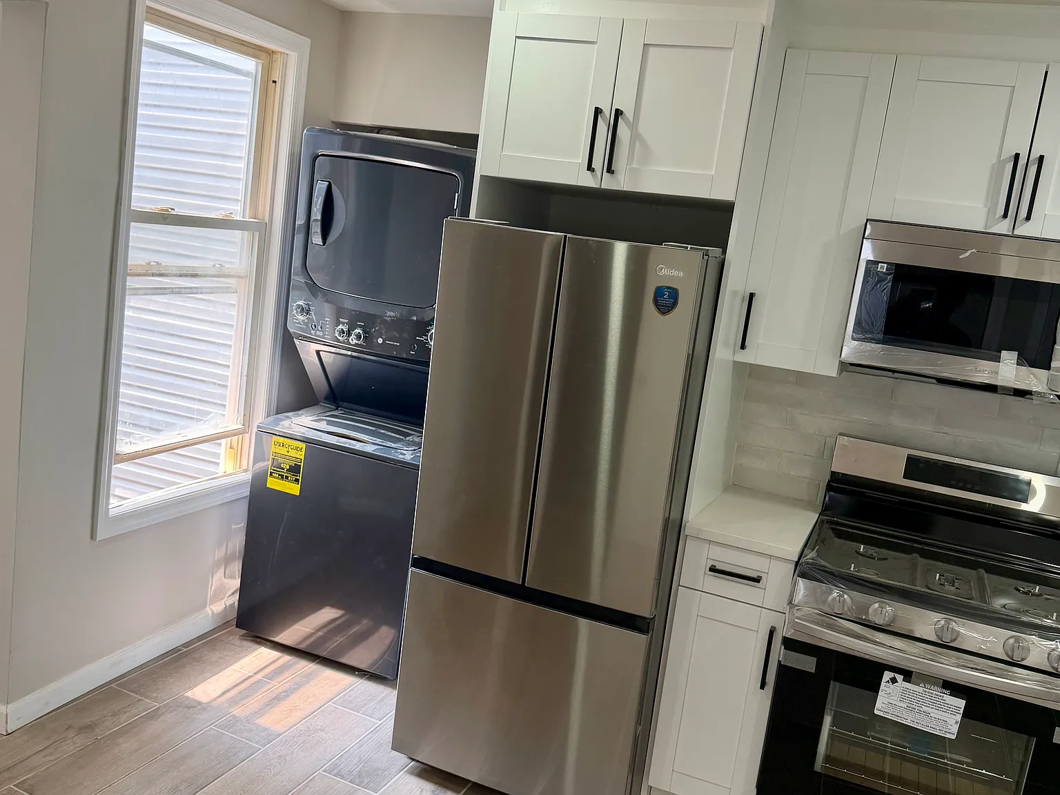 4 bed, 1000 sqft, $975 — Photo 2