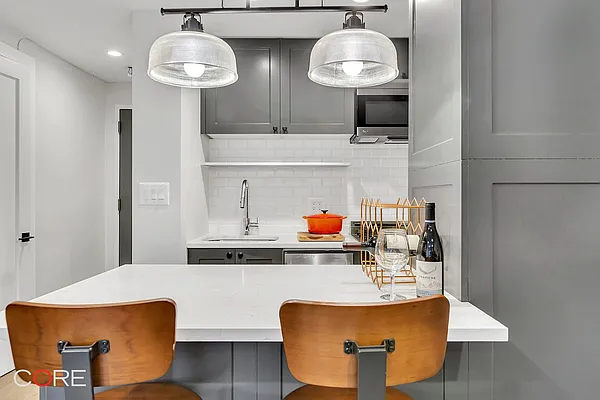 Rented by CORE | media 11