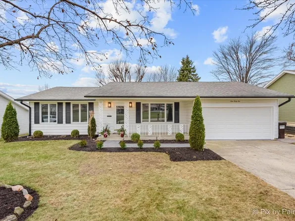 946 Wiltshire Dr, McHenry, IL 60050