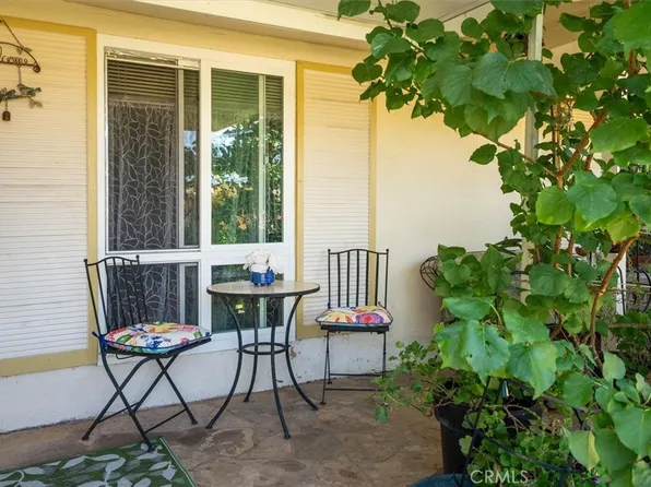 26742 Whispering Leaves Dr Unit B, Santa Clarita, CA 91321