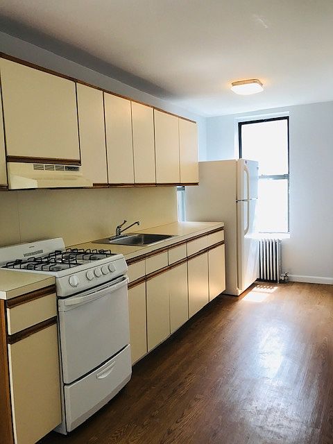 1st image of 300 E 78th St APT 4N