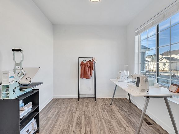 4th image of 7940 N Seattle Slew Rd