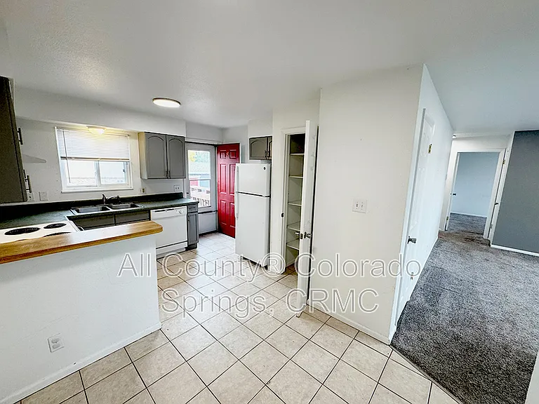 4995 Picturesque Cir #4 — Photo 5