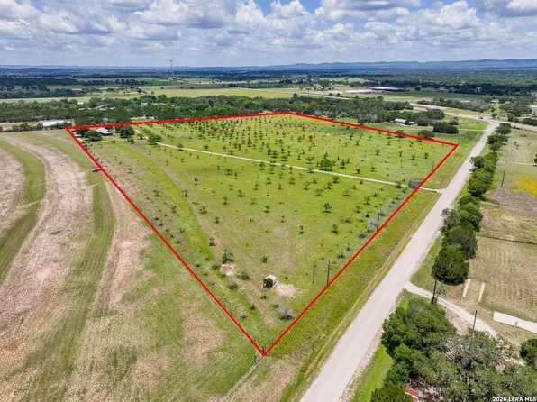 292 Old Loop 173, Bandera, TX 78003