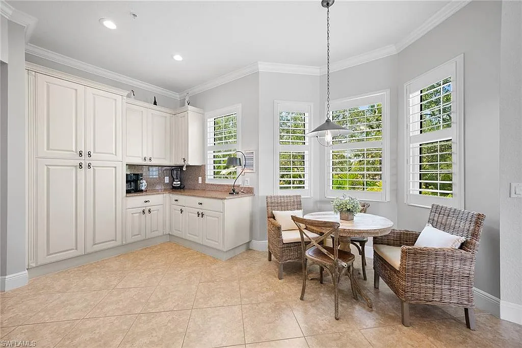 4 bed, 3.0 bath, 3000 sqft, $10,000 — Photo 3