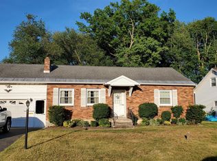 17 Memory Ln, Schenectady, NY 12306