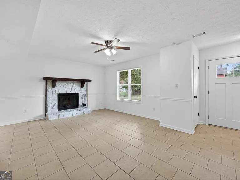 6898 Babbling Brook Dr — Photo 6
