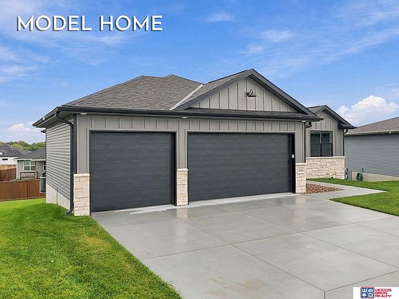 3rd image of 2736 Kinzie Cir