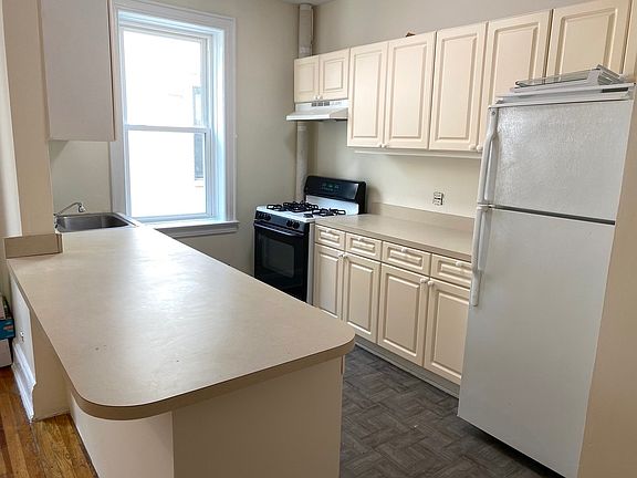 4th image of 43-39 41st St #D1