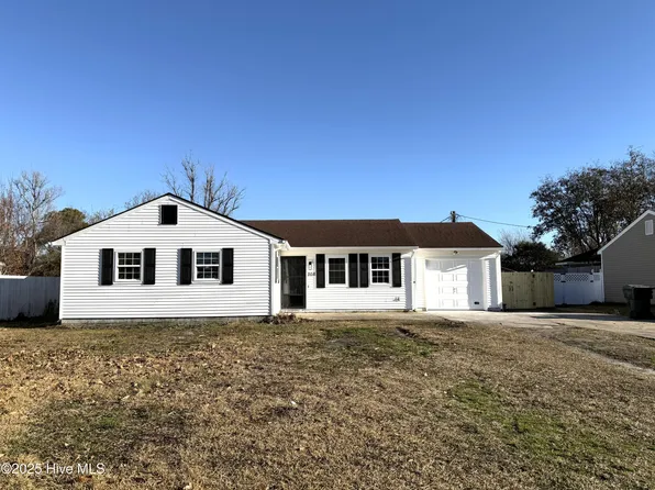 208 Murdoch Road, Newport, NC 28570
