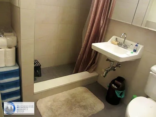 Rented by Metropolitan Property Group | media 12