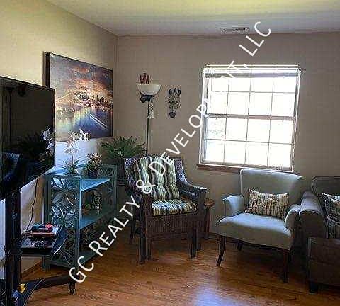 5th image of 86 N Victoria Ln Unit B