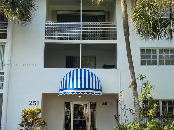 251 Galen Dr APT 204E, Key Biscayne, FL 33149