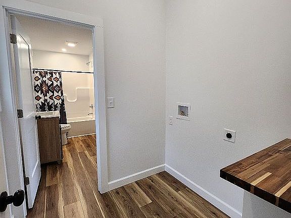 laundry entrance to bath 1