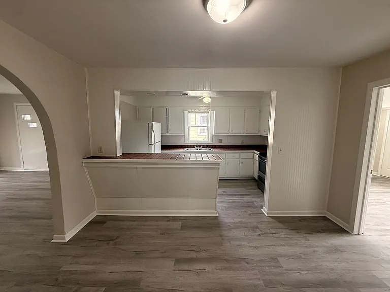 106 Mason St — Photo 3