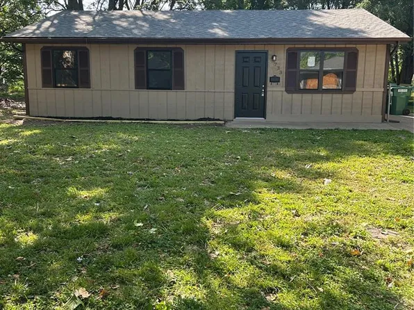733 Saint Nicholas Dr, Cahokia, IL 62206