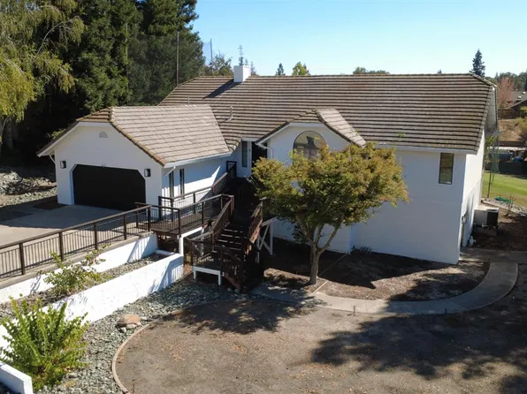 547 Saint Andrews Rd, Valley Springs, CA 95252