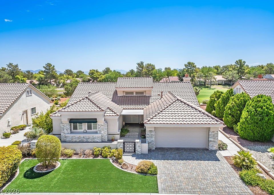 1st image of 2900 Golfside Dr