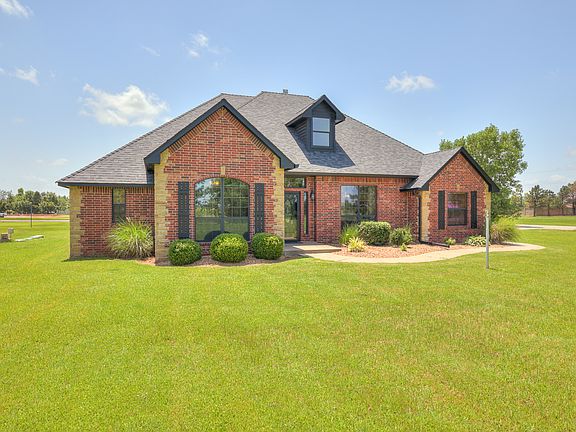 3rd image of 200 Karla Ct